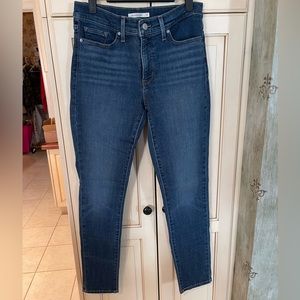 Levi’s 311 Shaping Skinny